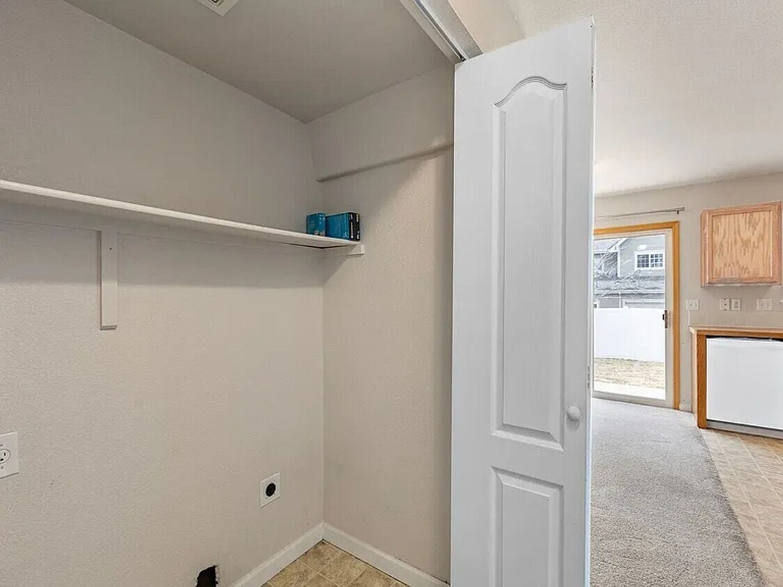 Foto principal - 3307 Barbera St