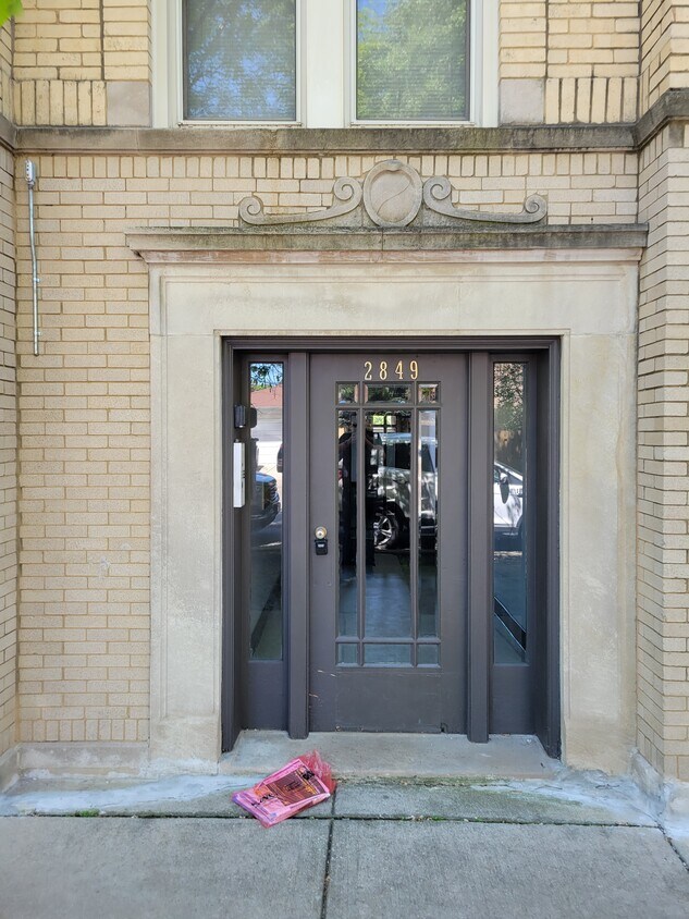 Foto del edificio - 2849 W Berteau Ave