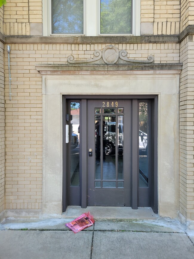 Foto del edificio - 2849 W Berteau Ave