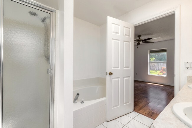 Building Photo - 3214 Juniper Dr
