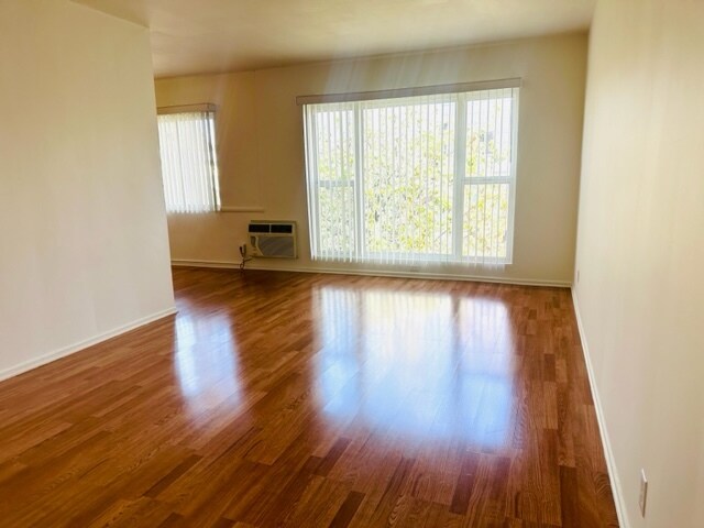 Foto del edificio - 7763 Romaine St