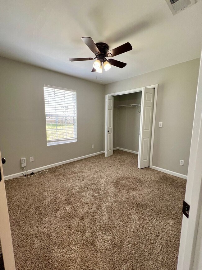 Foto del edificio - 162 Cove Landing Dr