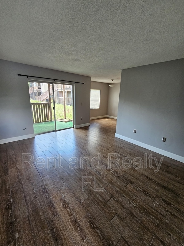 Photo - 9003 Westchester Cir House