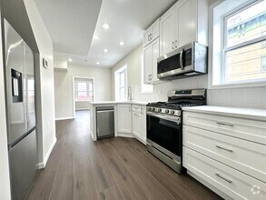 Building Photo - 565 West Side Ave