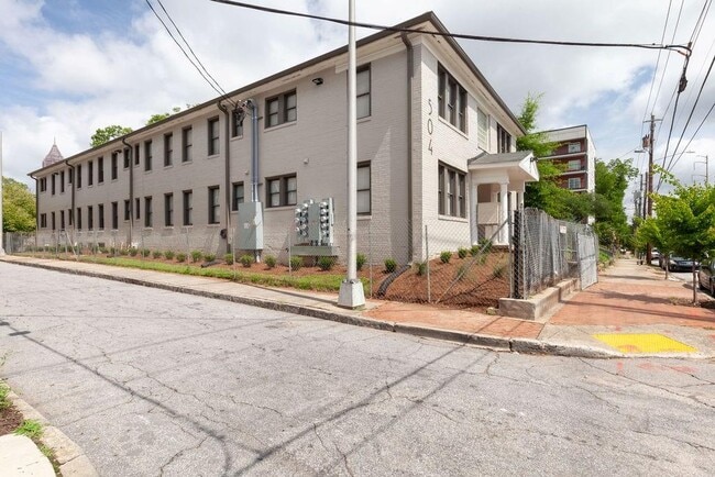 Building Photo - 504 Boulevard NE