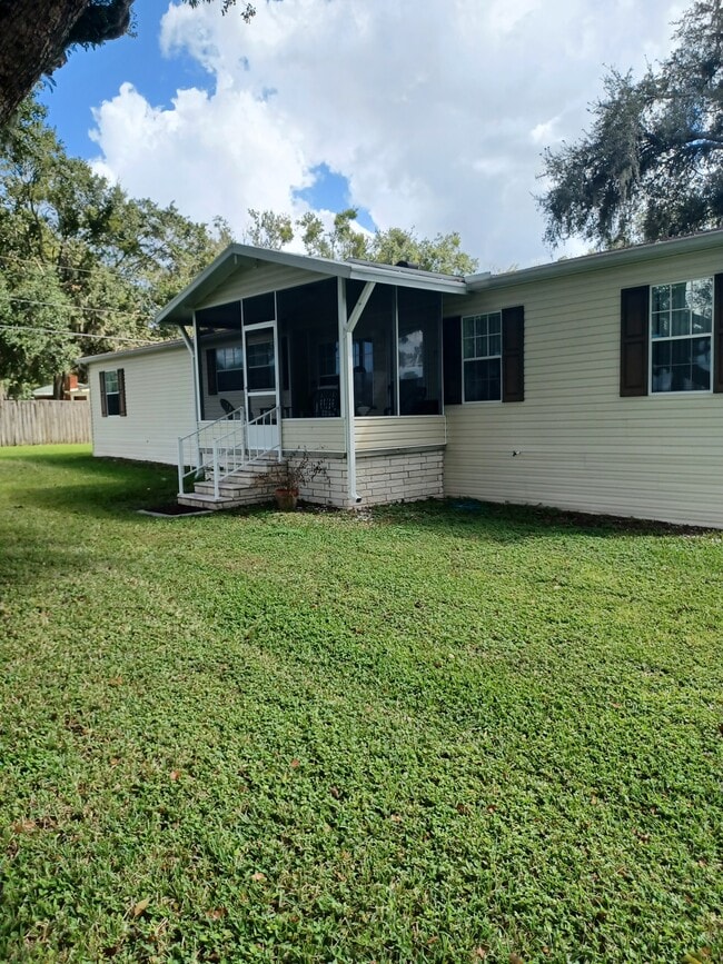 Building Photo - 5924 Vanco Dr