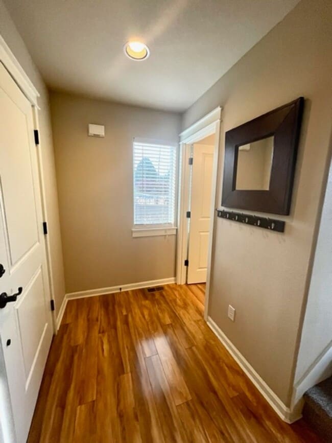 Building Photo - Beautiful home in NE Bend!