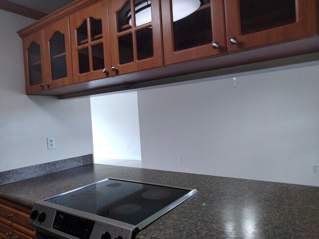 Building Photo - 7230 Fairway Dr