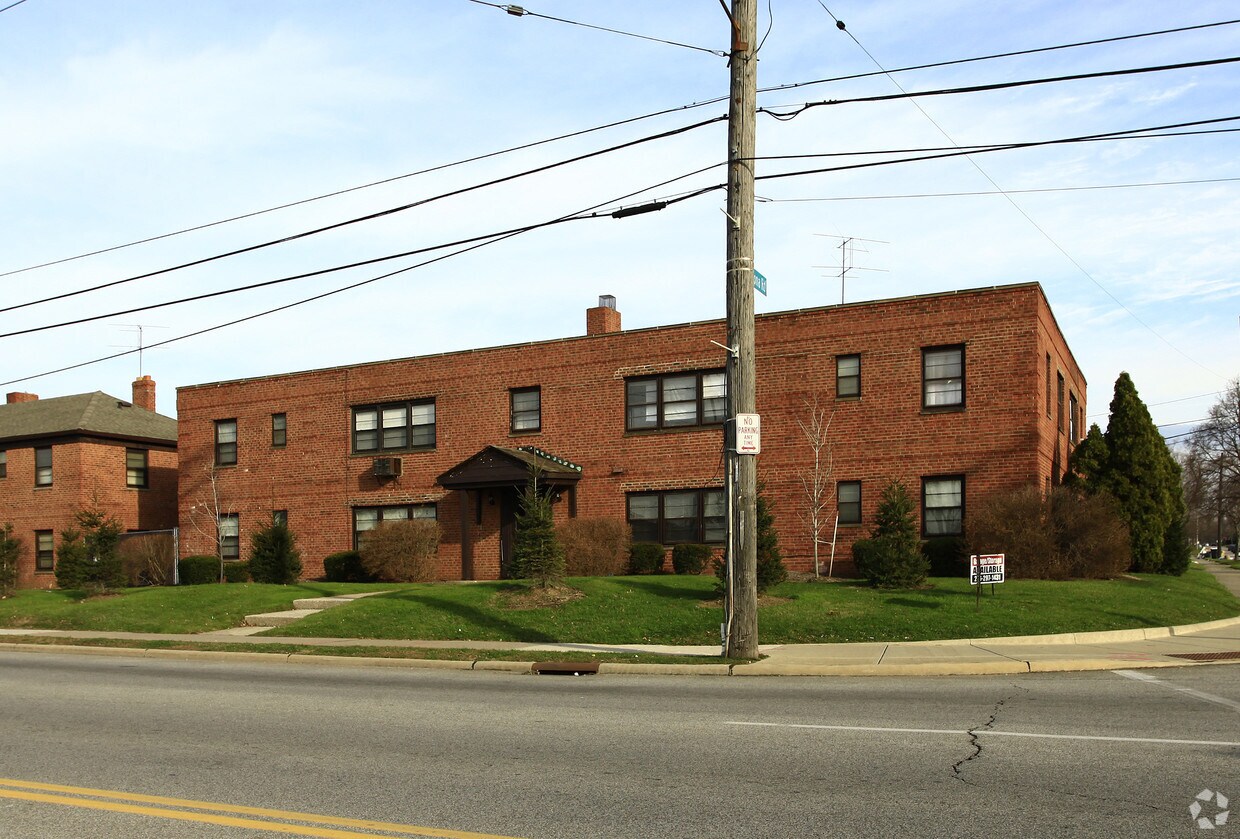 Foto del edificio - 2075-2095 Warrensville Center Rd