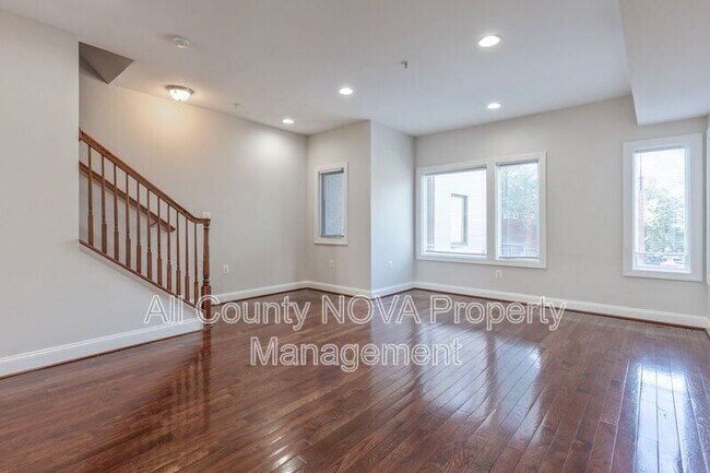 Foto del edificio - 1384 Talbert Ct SE