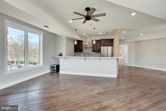 Foto del edificio - 1811 Ridge Ave