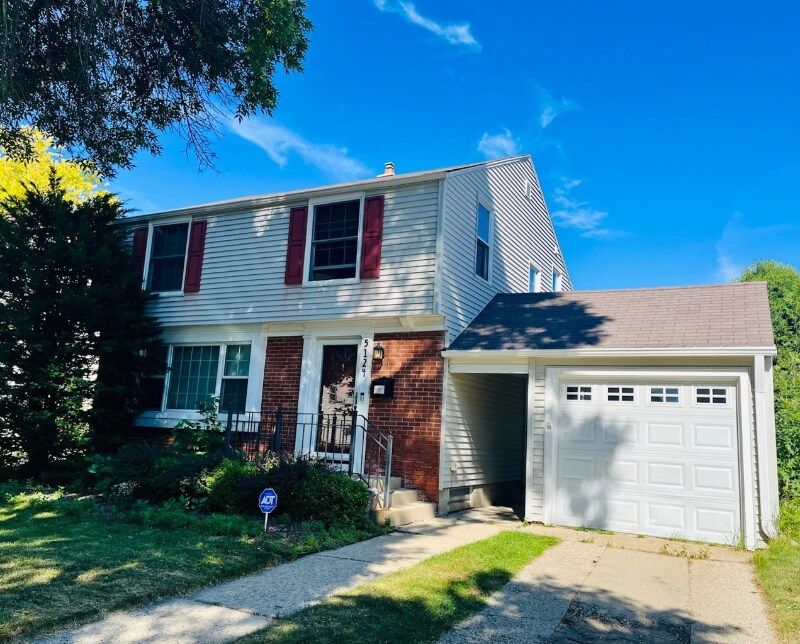 Primary Photo - 5124 N Shoreland Ave