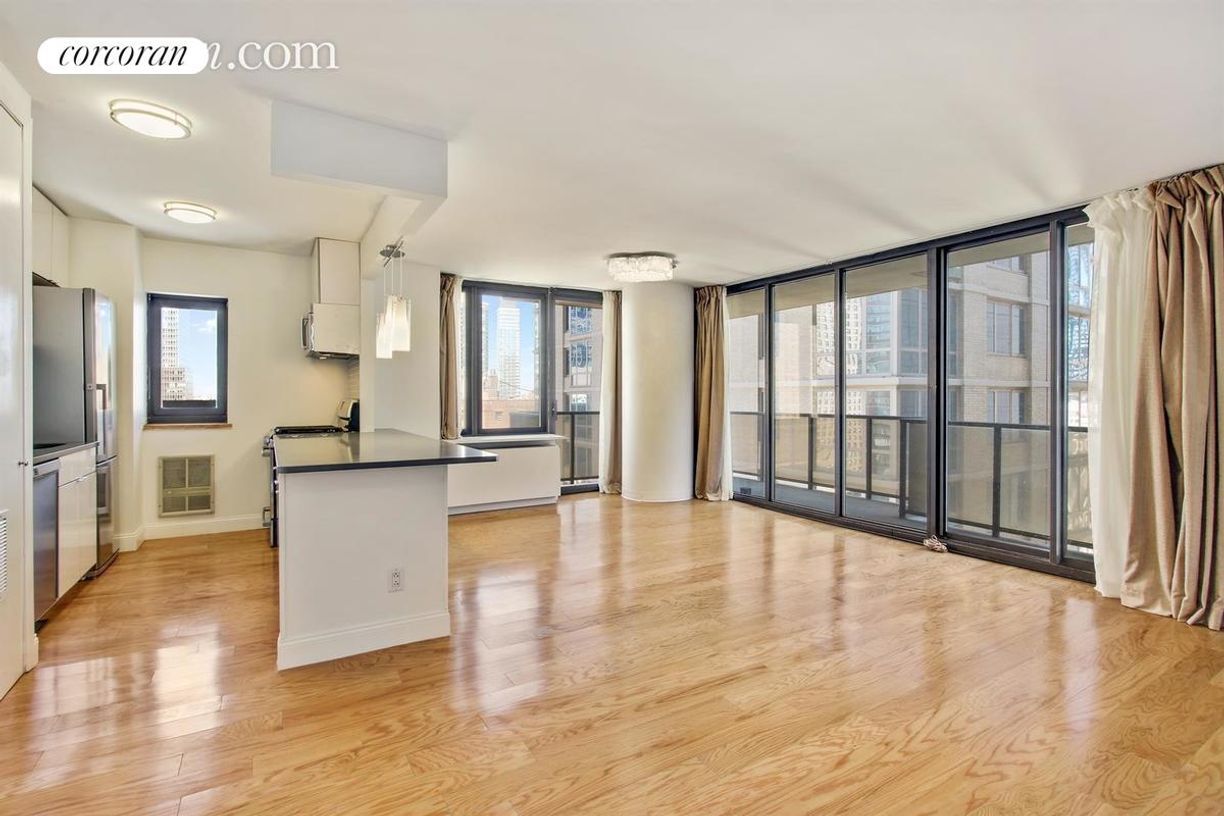 Foto principal - 161 W 61st St