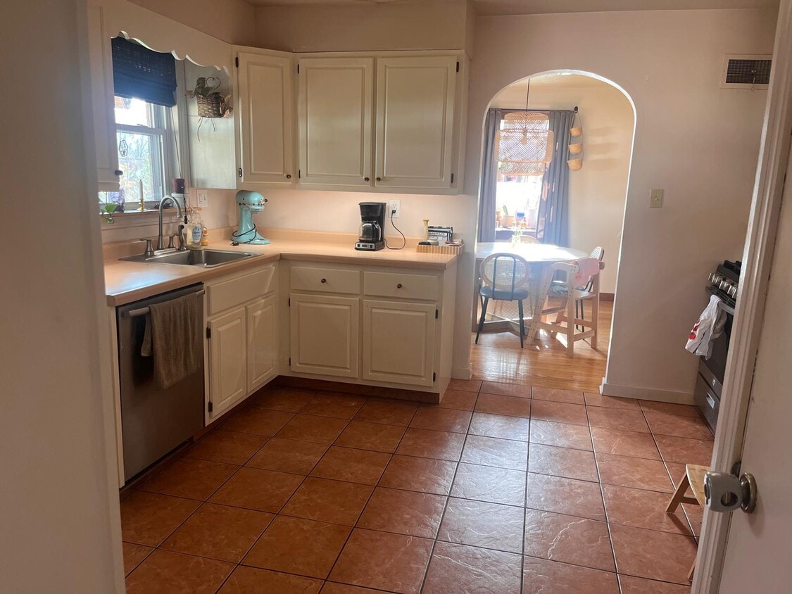 Foto principal - 128 Murrayhill Ave