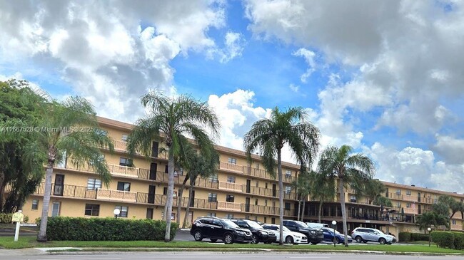 Foto del edificio - 9370 SW 8th St