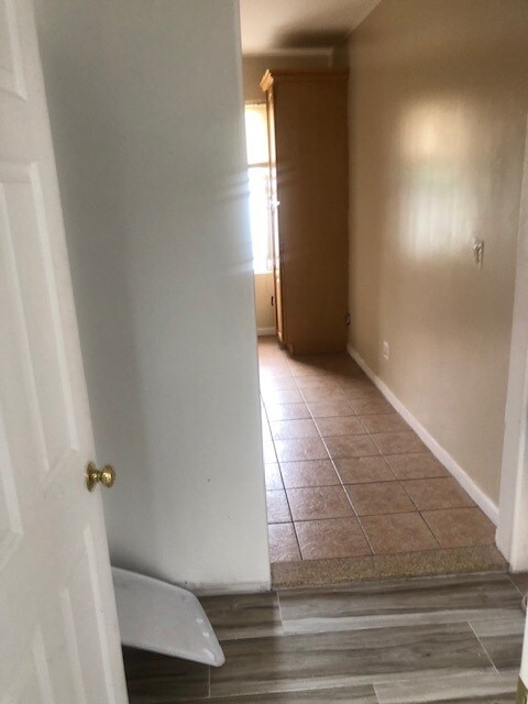 Foto del edificio - 1847 W 7th St