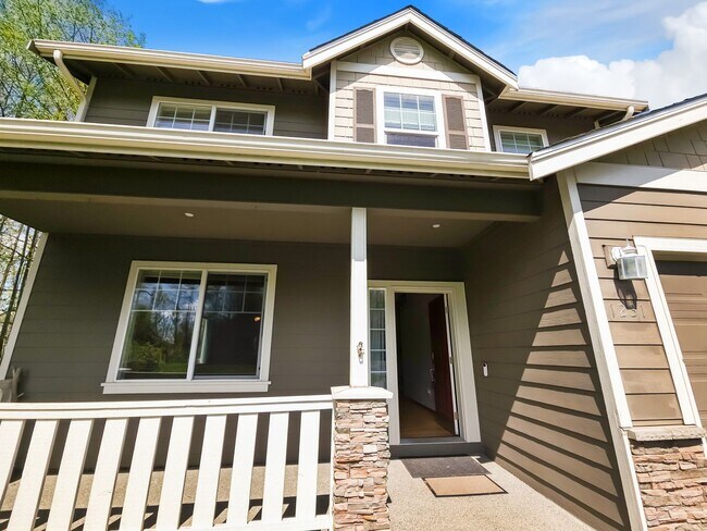 Foto del edificio - 5BR/3BA End Unit with Greenbelt View in Lynnwood