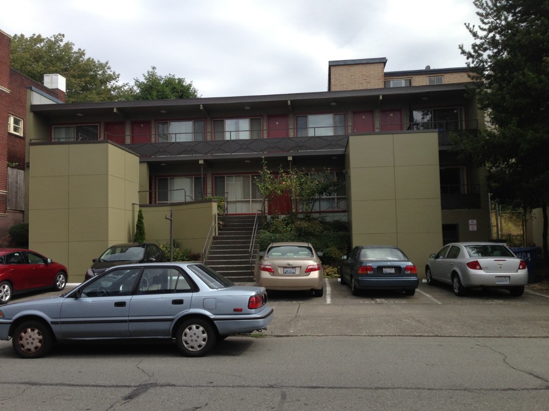 Primary Photo - 224 Bellevue Ave E