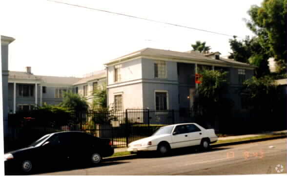 Building Photo - Bonnie Brae Village