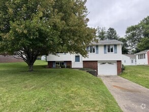 Building Photo - 111 Treeview Dr