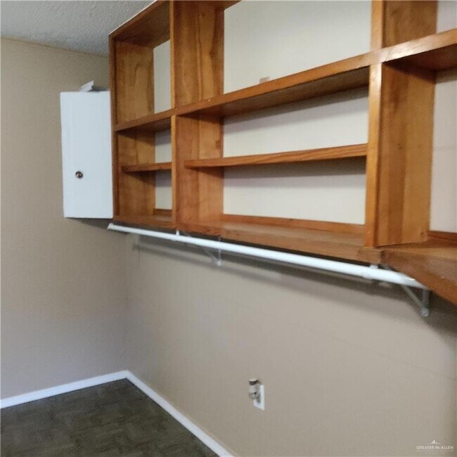 1012 N Glasscock Rd, Mission, TX 78572 Room for Rent in Mission, TX