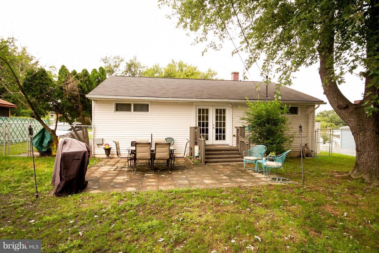 Primary Photo - 111 Shelly Rd