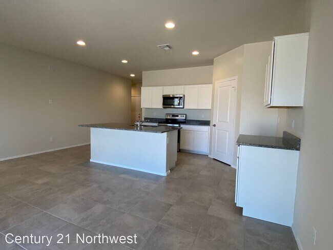 Building Photo - 4 br, 2 bath House - 1156 W Avalon Canyon Dr.