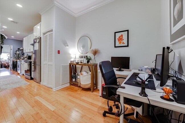 Foto del edificio - 249 New York Ave