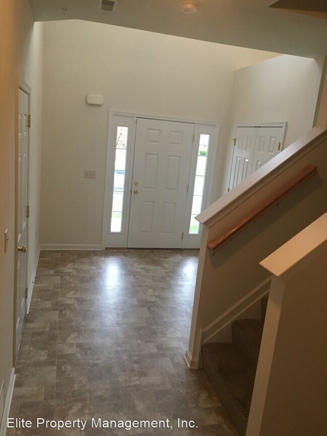 Building Photo - 3 br, 2.5 bath House - 2225 Live Oak Ln