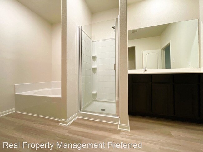 Building Photo - 5 br, 2.5 bath House - 10910 Hillside Cree...