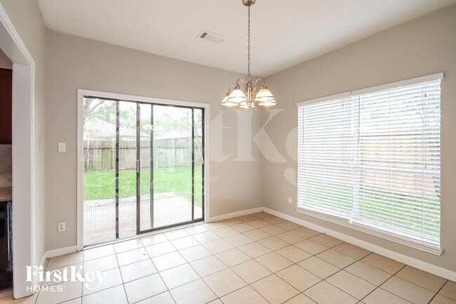 Foto del edificio - 10622 Lofty Pines Dr