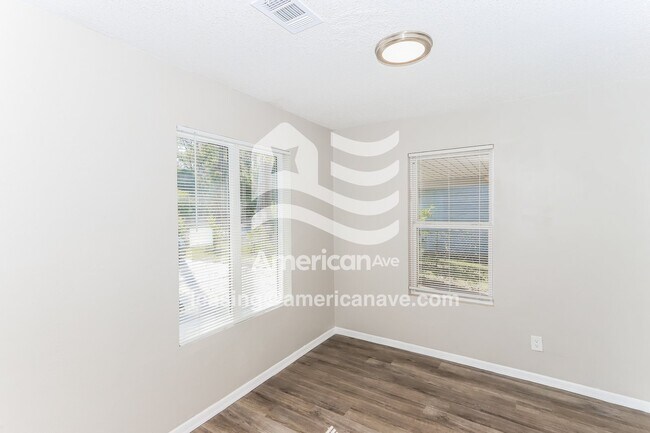 Foto del edificio - 245 Ward St