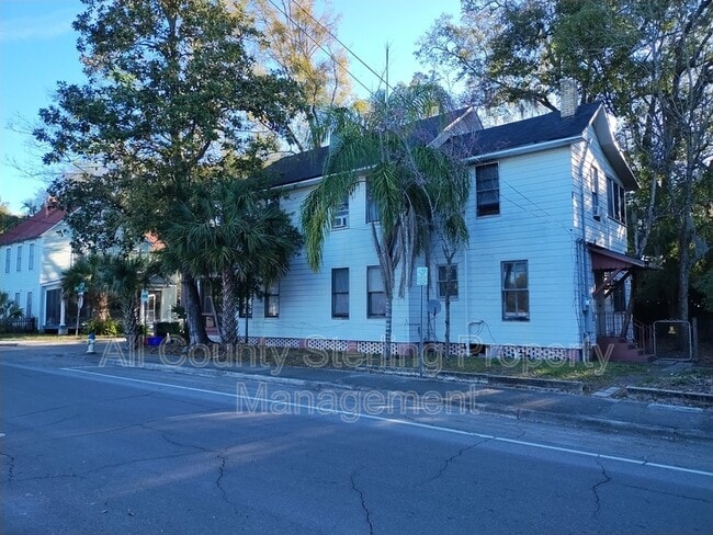 Building Photo - 237 SW 2nd Pl