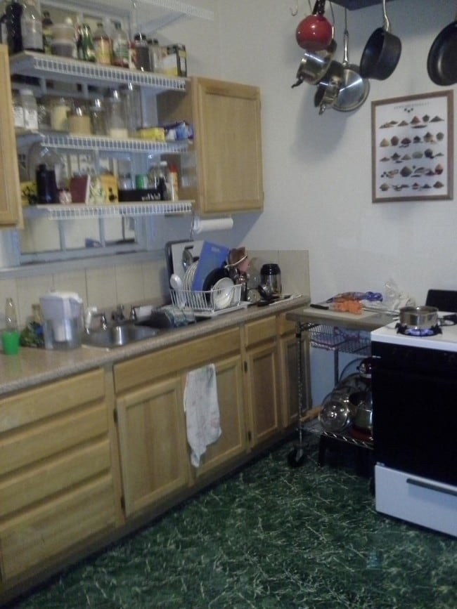 Kitchen - 6330 Annunciation St