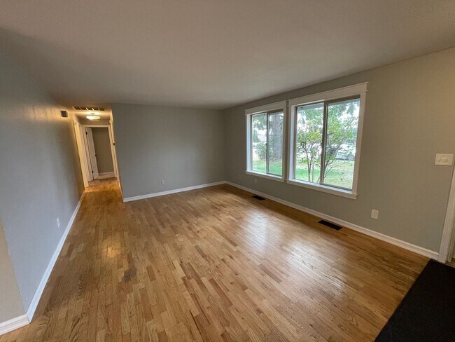 Building Photo - ***PENDING APPLICATION***Convenient 3-Bedroom Home Near NAS Whidbey Island with Garage Parking