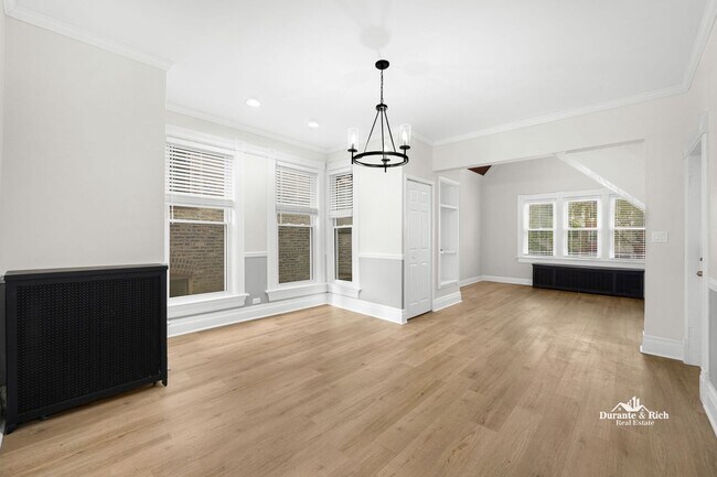 Foto del edificio - Modern Updated Victorian Duplex 3-Plus Bed...