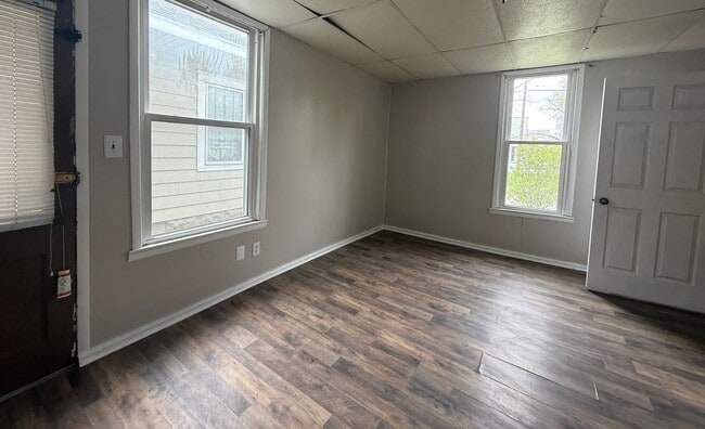 Building Photo - 1021 8th Ave