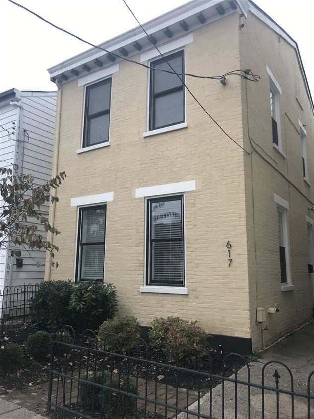 Primary Photo - 617 Bakewell St