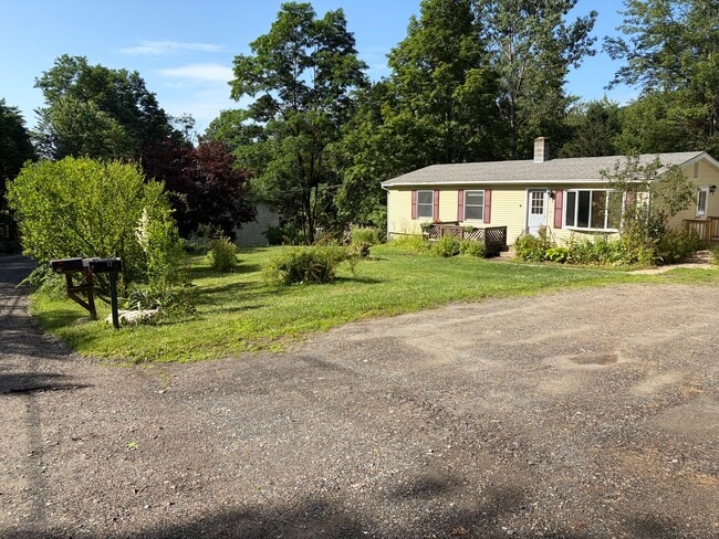 Building Photo - 72 Fox Hill Rd