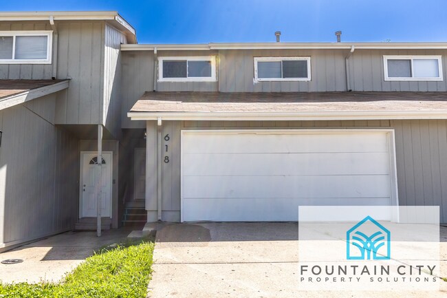 Foto del edificio - 618 N Water St