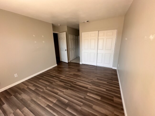 Foto del edificio - 283 Riverview Way