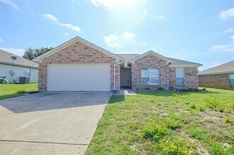Building Photo - 350 Howard Way Dr