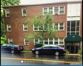 Building Photo - 324 Strawberry Hill Ave