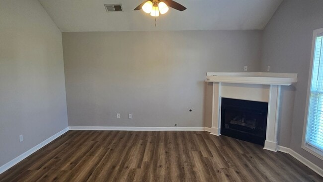 Foto del edificio - 18 Long Meadow Dr