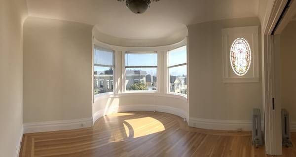 Foto del edificio - Stunning Top Floor Corner 2 BRM