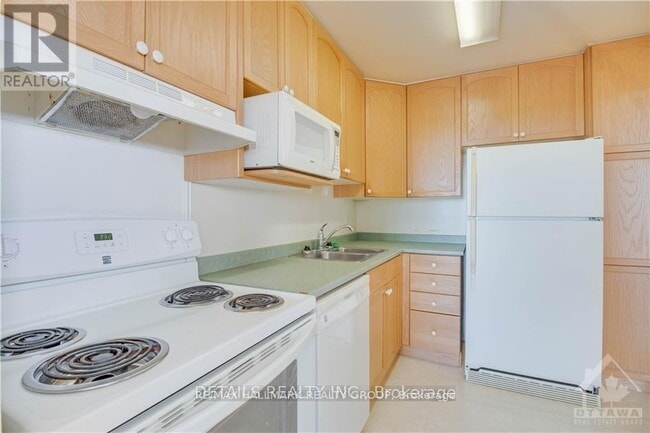 Building Photo - 265-265 Poulin Ave
