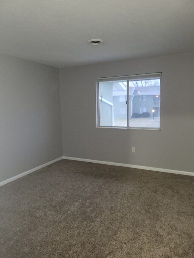 2275 N Cable Rd Unit 114, Lima, OH 45807 Condo for Rent in Lima, OH