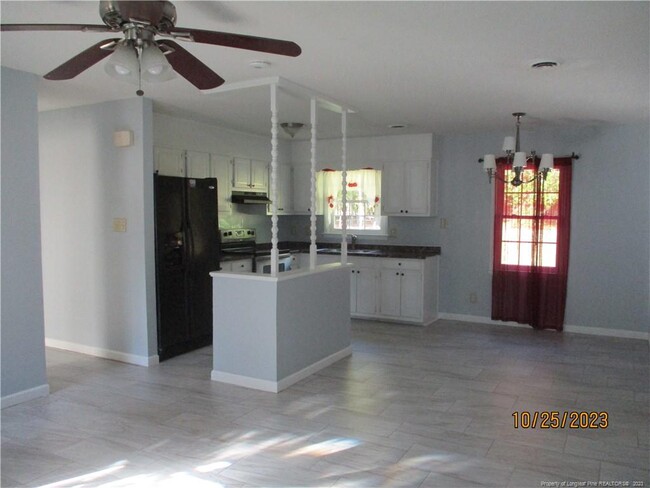 Building Photo - 2263 Shaw Rd Ext