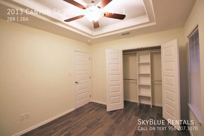 Foto del edificio - 2013 Canyon Dr