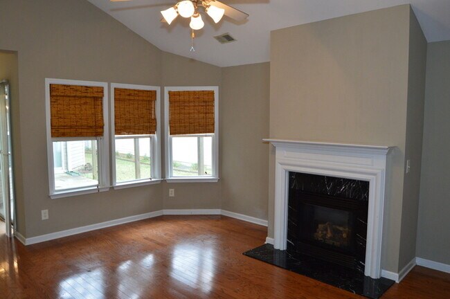 Building Photo - 2145 Highland Gate Dr